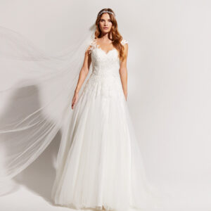 01-LILLY-Brautkleider-Kollektion-Lilly-2023-08-4236-CR