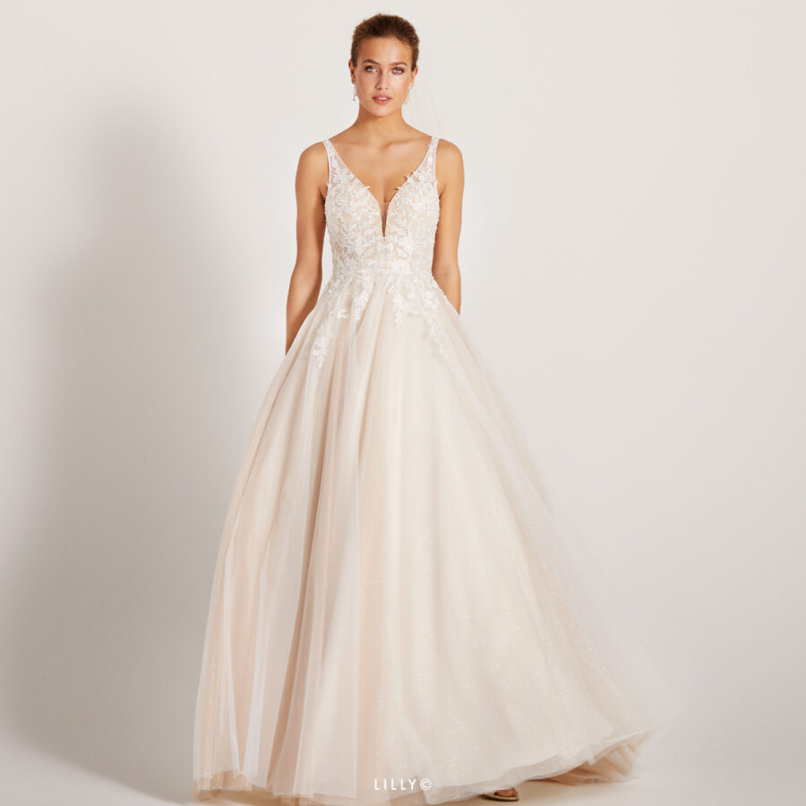 01-LILLY-Brautkleider-Kollektion-Lilly-2023-08-4303-NU