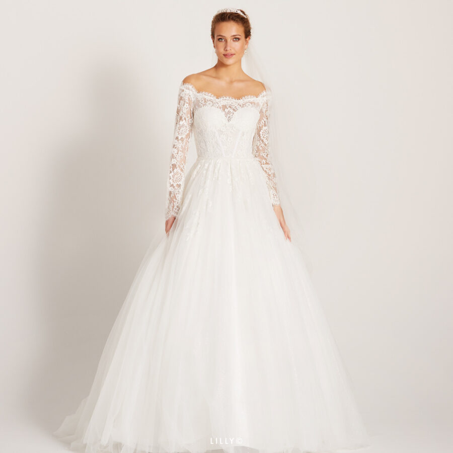 01-LILLY-Brautkleider-Kollektion-Lilly-2023-08-4326-CR