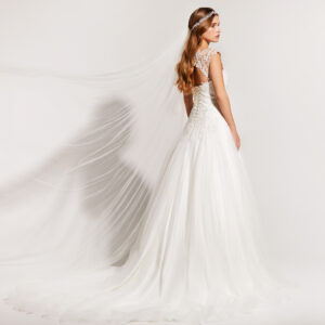 02-LILLY-Brautkleider-Kollektion-Lilly-2023-08-4236-CR