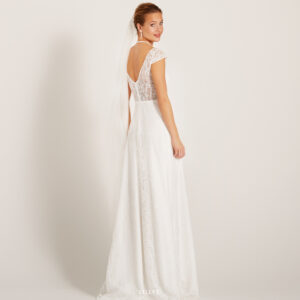 02-LILLY-Brautkleider-Kollektion-Lilly-2023-08-4313-CR