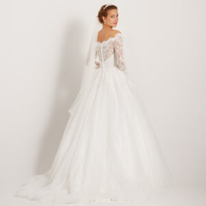 02-LILLY-Brautkleider-Kollektion-Lilly-2023-08-4326-CR