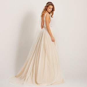 02-LILLY-Brautkleider-Kollektion-Lilly-2023-08-4327-NU