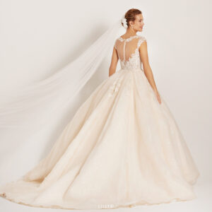 02-LILLY-Brautkleider-Kollektion-Passions-by-Lilly-2023-08-4394-NU
