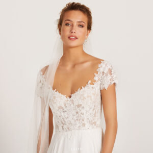 03-LILLY-Brautkleider-Kollektion-Lilly-2023-08-4321-CRT