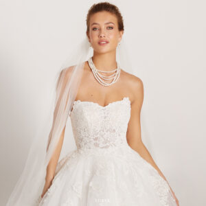 03-LILLY-Brautkleider-Kollektion-Passions-by-Lilly-2023-08-4390-CR