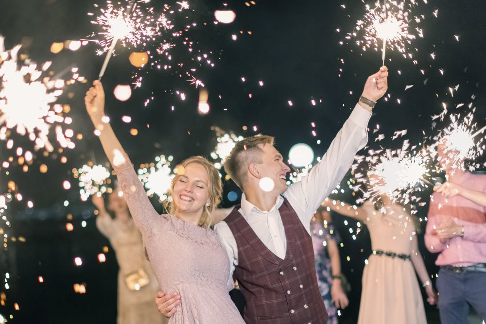 205 HOCHZEITde Ideen Ratgeber Serviceanbieter Hochzeitsfeuerwerk klein iStock 1186437078 2020 11
