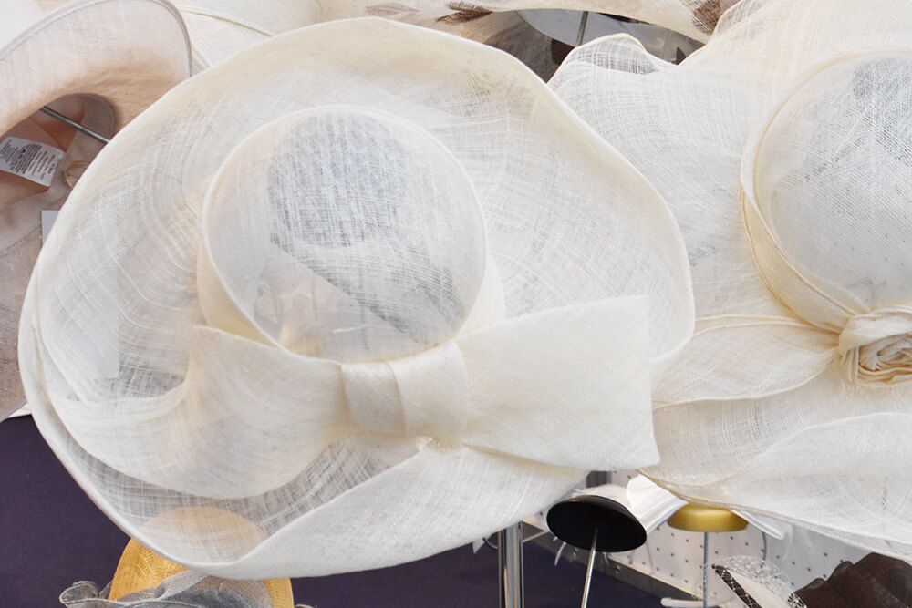 19 HOCHZEITde Ratgeber Aktuelles Barcelona Bridal Fashion Week brautaccessoire huete DSC 0844 2018 05