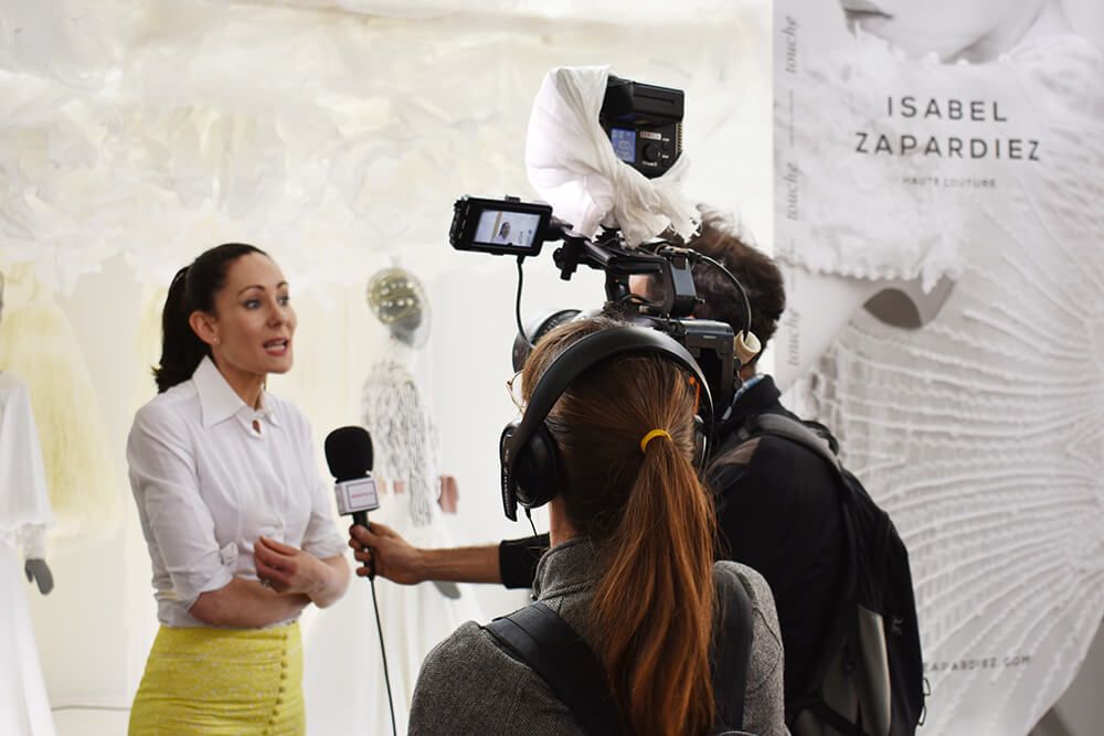 22 HOCHZEITde Ratgeber Aktuelles Barcelona Bridal Fashion Week interview DSC 0645 2018 05