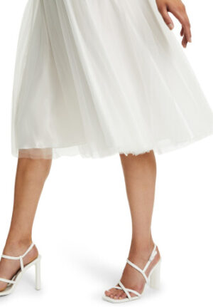 04-Betty-Barclay-Hochzeitskleider-V-by-Vera-Mont-FS-2023-33684213-1014-D2