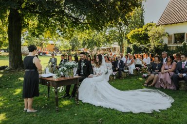 Der-Sonnenhof-Stuttgart-Hochzeitslocation-Freie-Trauung-Jessica-Luca